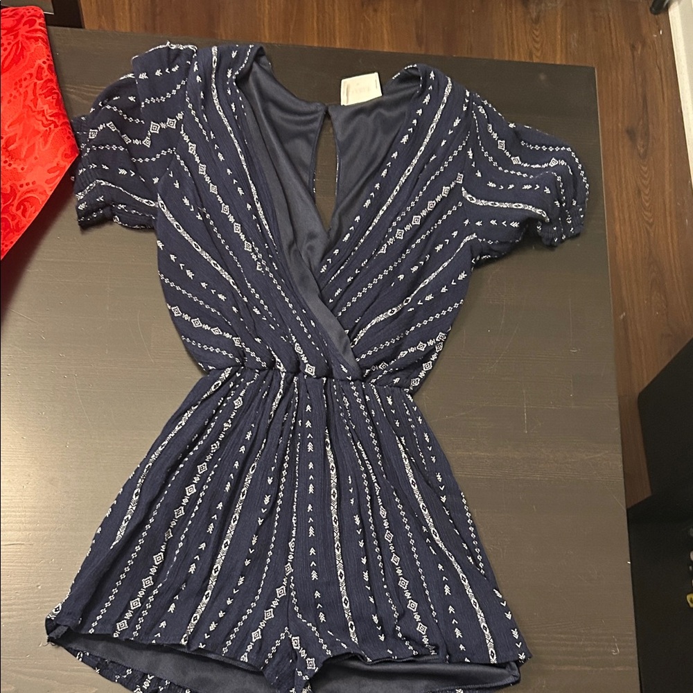 Everly Navy and White Patterned Dress